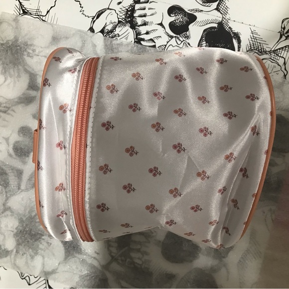 Makeup bag - Picture 4 of 7